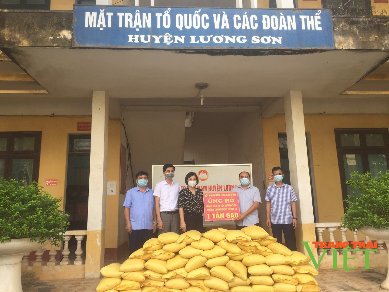 Hội Nông dân Hoà Bình: Hỗ trợ 5 tấn rau, củ, quả cho phường Bạch Mai - Ảnh 4.