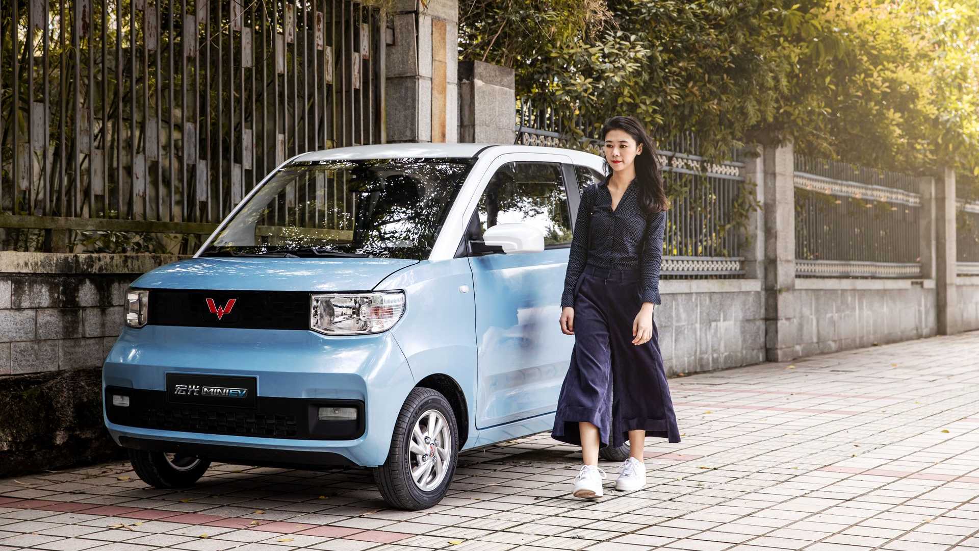 Wuling Hongguang Mini EV 2021: Cứ 20 giây có 1 xe bán ra, về Việt Nam còn tỏa sáng? - Ảnh 1.