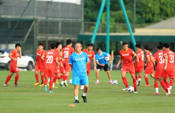 HLV Park Hang-seo gây &quot;sốc&quot; trong danh sách ĐT Việt Nam đấu Trung Quốc - Ảnh 1.