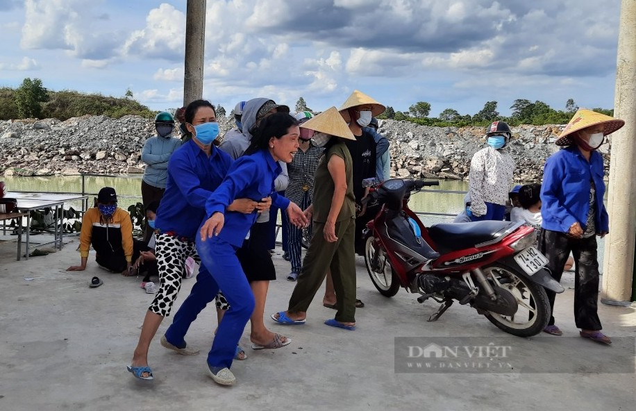 Quảng Trị: 3 học sinh chết đuối ở hồ nước từng lấy đất sét làm gạch - Ảnh 3.