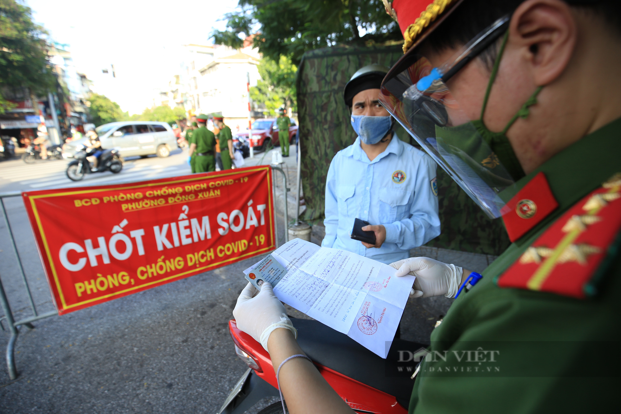 Ông Lưu Bình Nhưỡng: &quot;Đáng lẽ Hà Nội phải rút ra kinh nghiệm từ bài học cấp giấy đi đường lần trước&quot; - Ảnh 3.