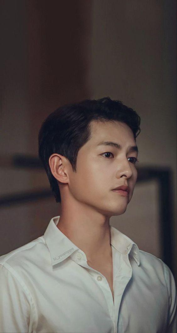 8 sao Hàn có thu nhập &quot;khủng&quot; nhất 2021: Song Hye Kyo bị chồng cũ Song Joong Ki bỏ xa - Ảnh 4.