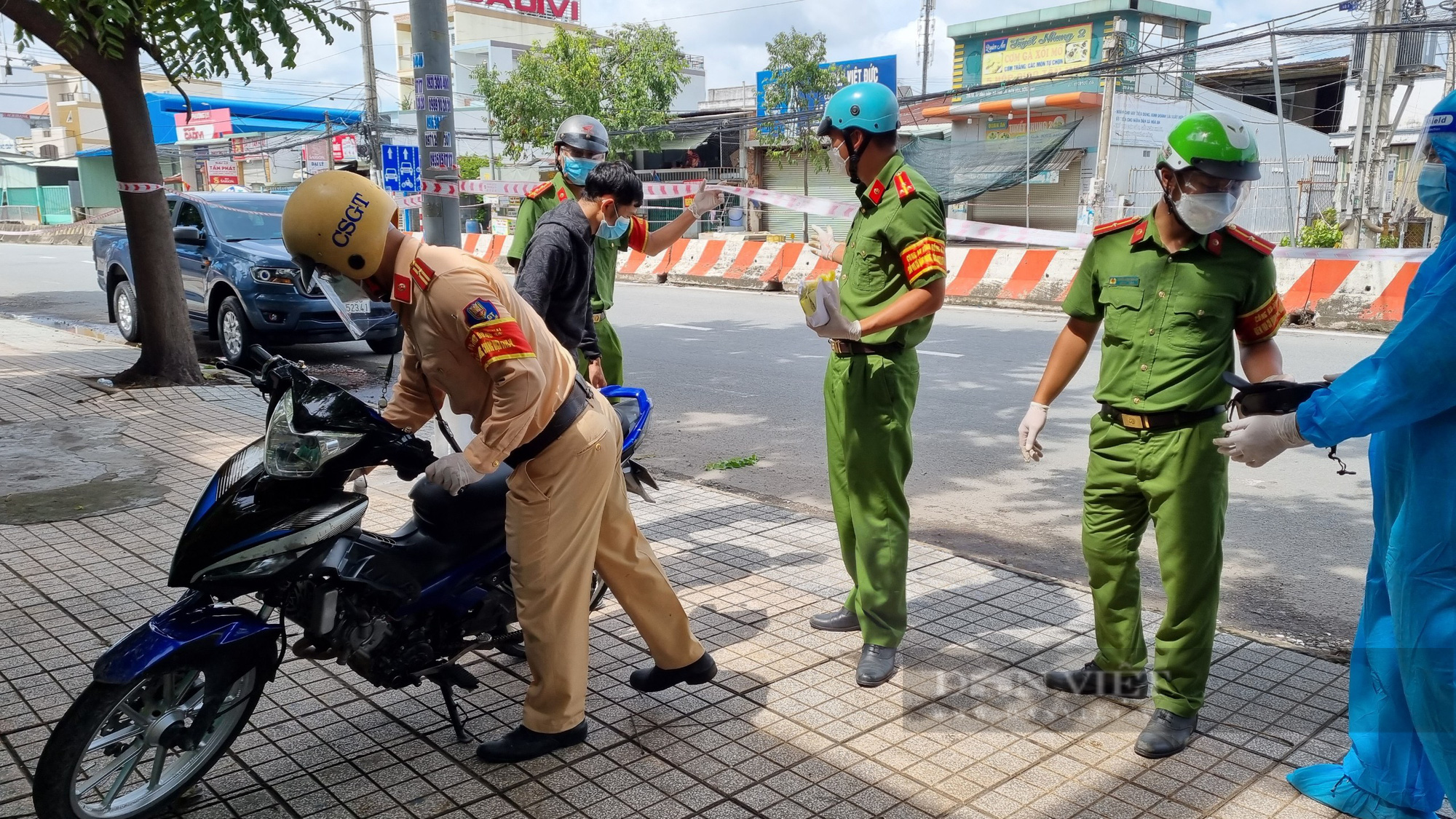 Đồng Nai: Bắt thanh niên bỏ ma túy trong túi, vượt chốt kiểm dịch bất thành - Ảnh 1.