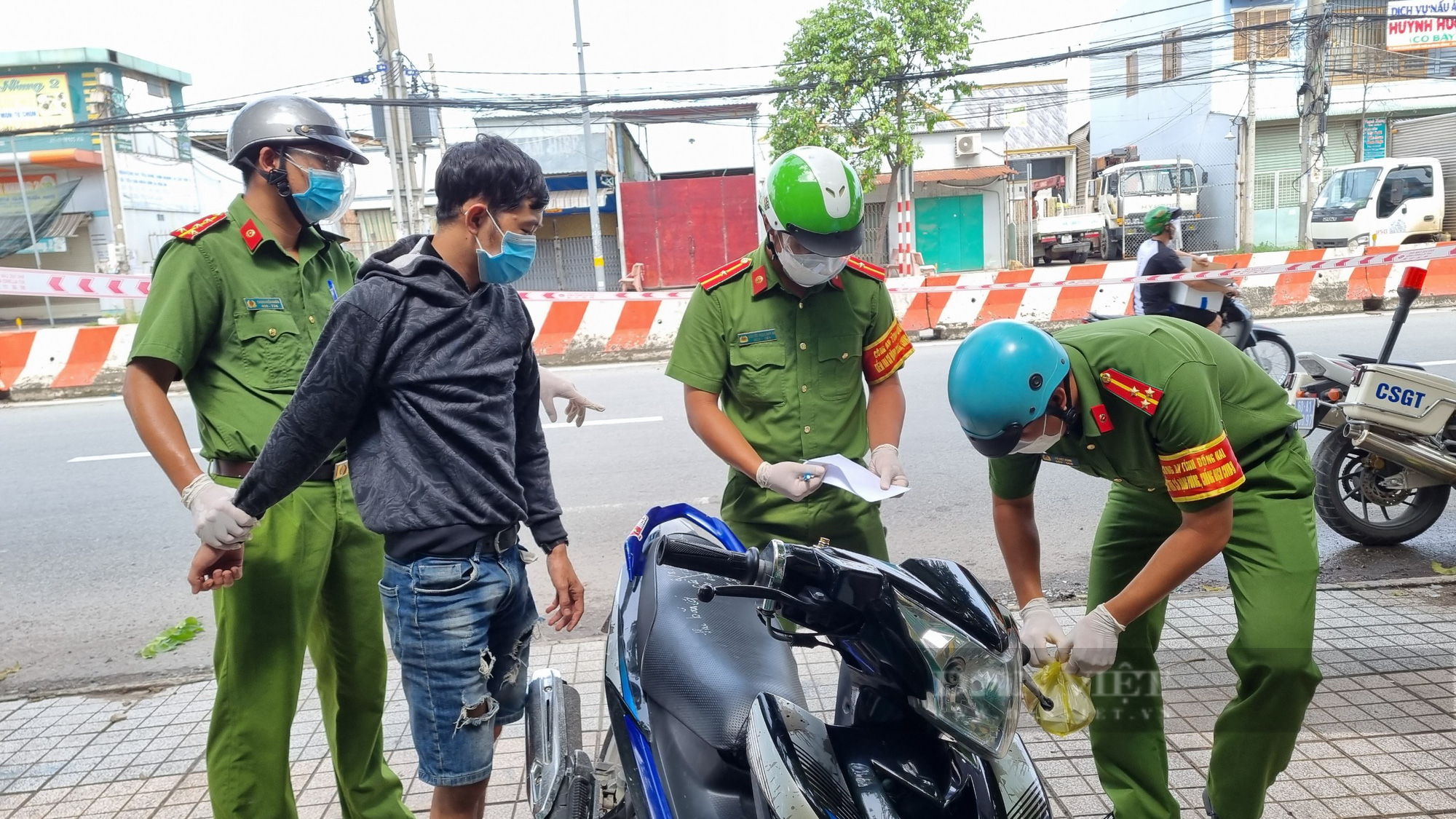 Đồng Nai: Bắt thanh niên bỏ ma túy trong túi, vượt chốt kiểm dịch bất thành - Ảnh 2.