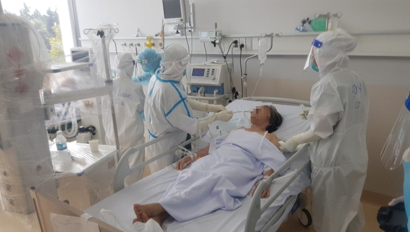Bộ Y tế đề nghị TP.HCM và các tỉnh phía Nam quyết liệt triển khai giải pháp giảm tử vong do Covid-19 - Ảnh 3.