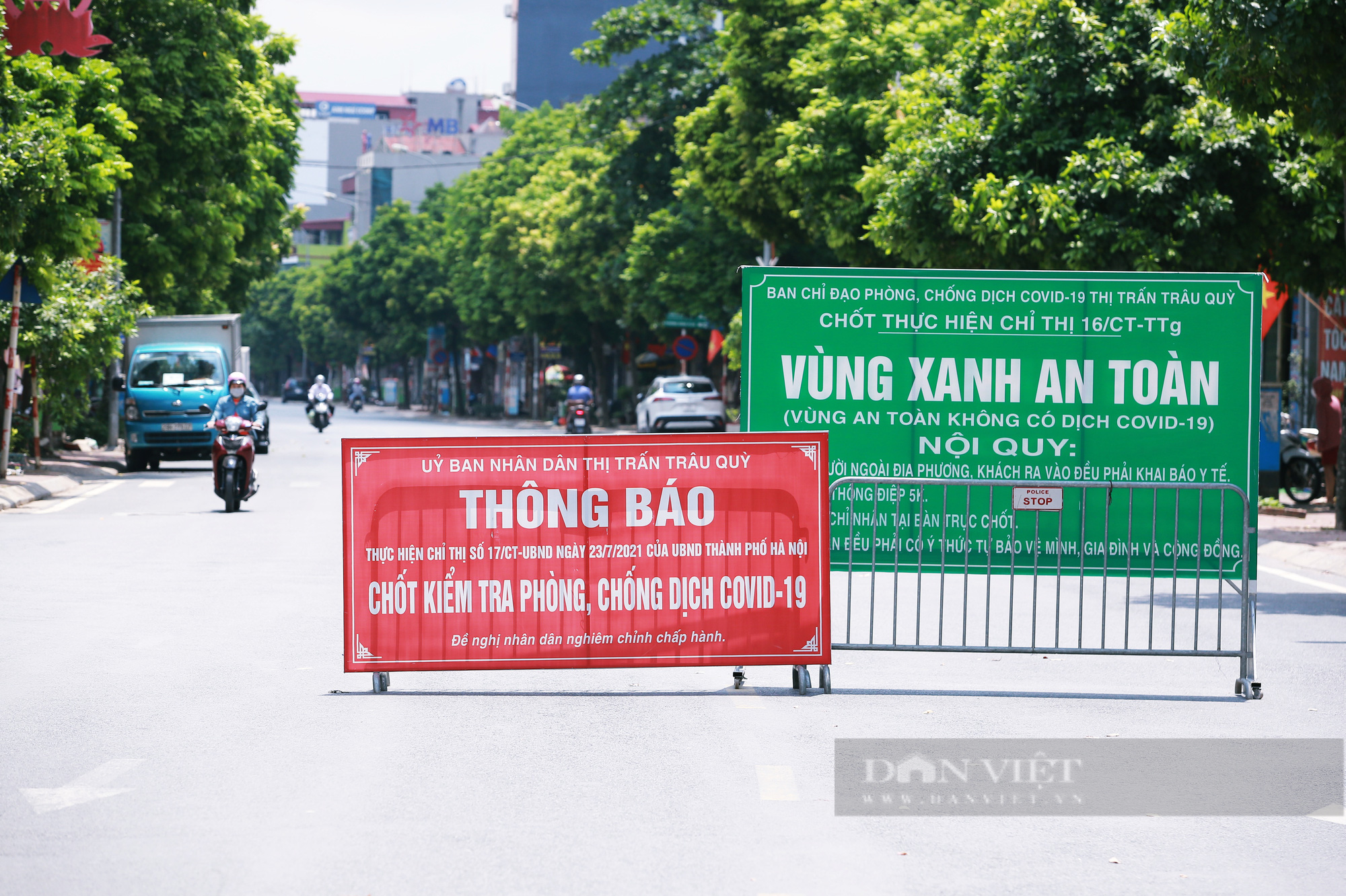 Người bán đồ ăn mang về khu vực &quot;vùng xanh&quot; ven đô Hà Nội &quot;mừng rơi nước mắt&quot; ngày được mở cửa trở lại - Ảnh 1.