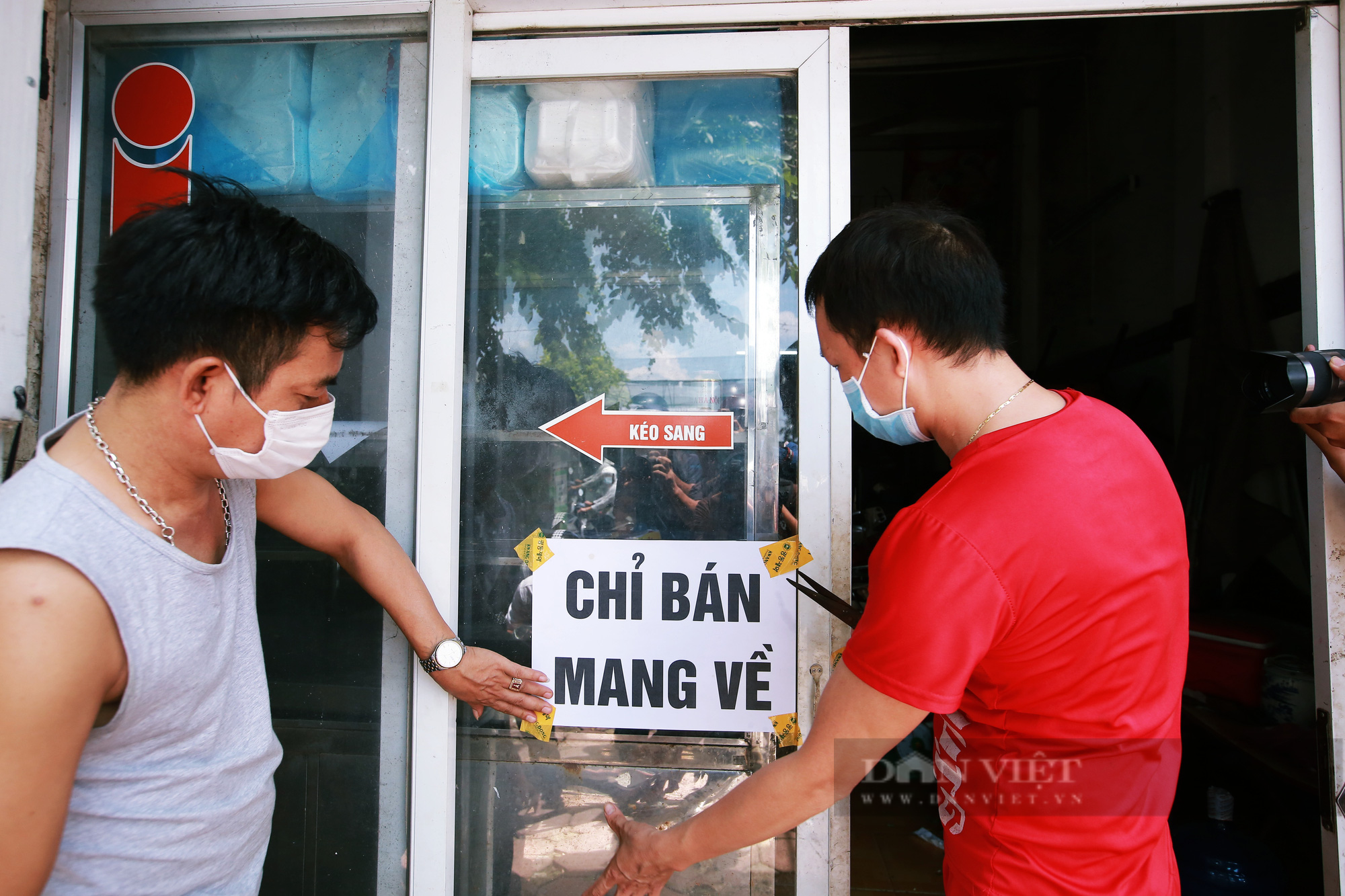 Người bán đồ ăn mang về khu vực &quot;vùng xanh&quot; ven đô Hà Nội &quot;mừng rơi nước mắt&quot; ngày được mở cửa trở lại - Ảnh 6.