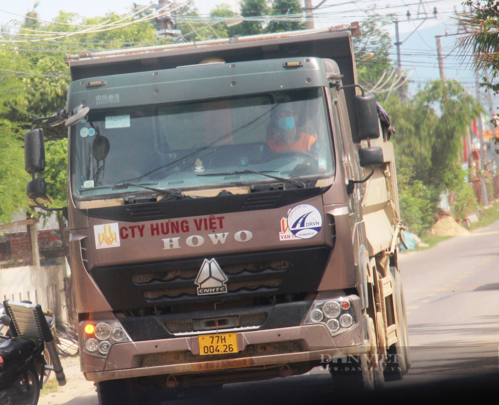 Đoàn xe “siêu tải” logo Hưng Việt cơi nới thành thùng, nghênh ngang cày xéo cung đường ở Bình Định  - Ảnh 5.