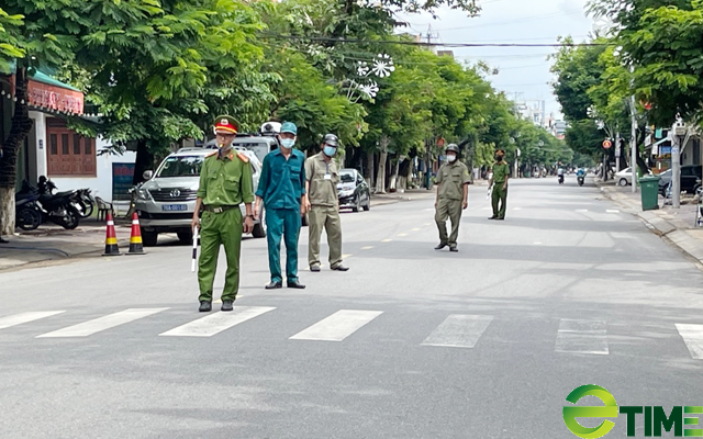 Quảng Ngãi: Liên tục thay đổi mẫu giấy cấp cho người đi đường đến bao giờ?  - Ảnh 6.