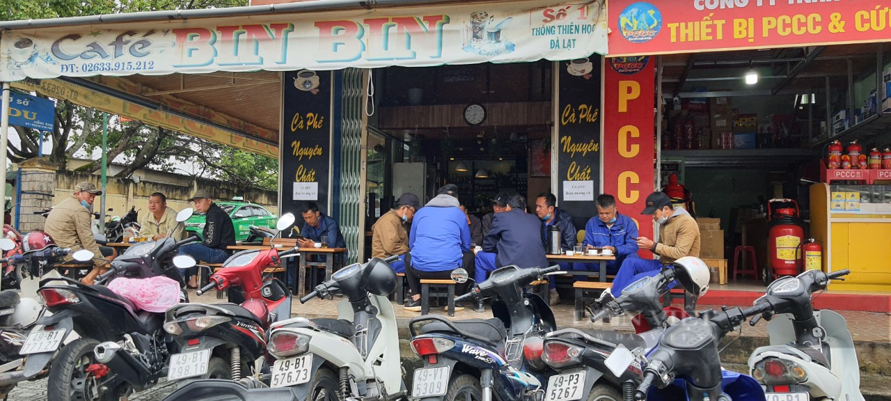 Lâm Đồng: Nhiều hàng quán mở cửa nhưng khách mua mang về vì e ngại dịch Covid-19  - Ảnh 2.