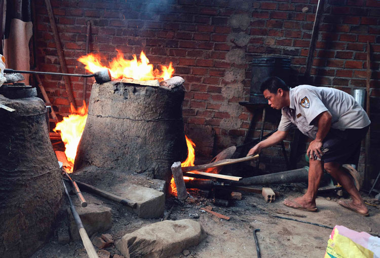 Khánh Hòa: Cả làng Phú Lộc cố gắng gìn giữ làng nghề truyền thống trên 200 năm tuổi - Ảnh 2.