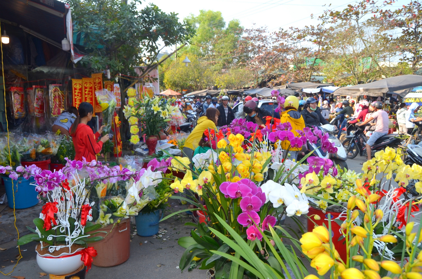 Kể chuyện làng: Chợ quê giáp Tết - Ảnh 1.