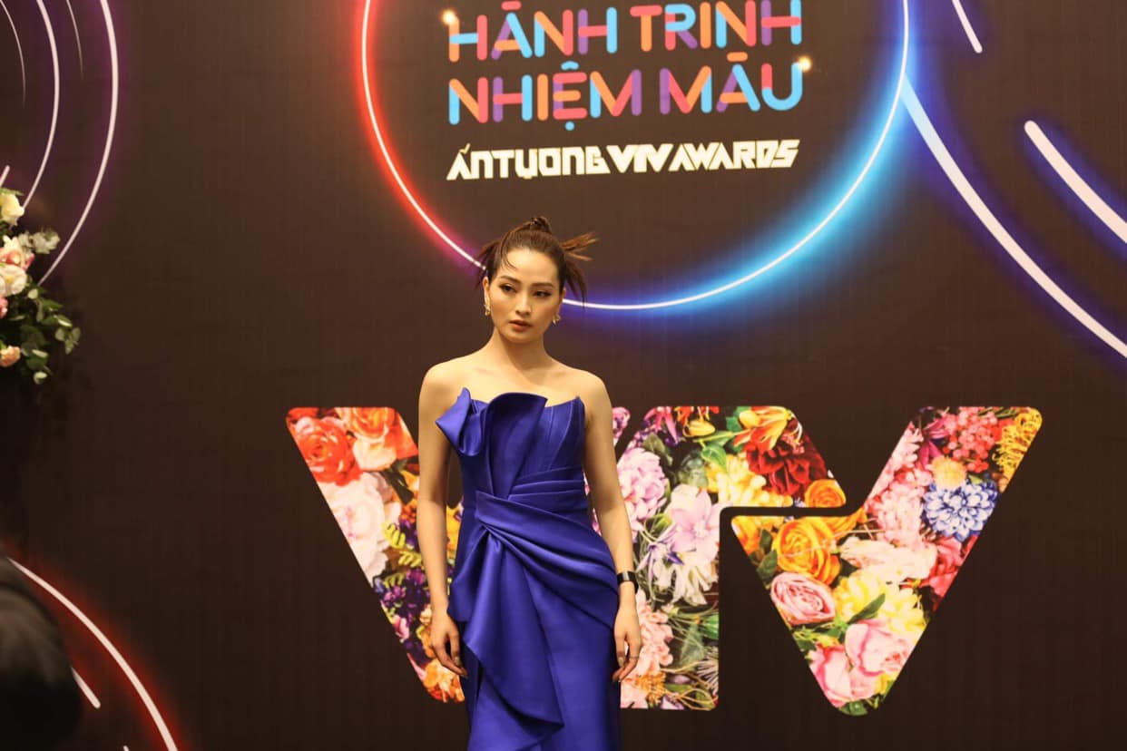 Thảm đỏ VTV Awards 2021: BTV Mai Ngọc, Lương Thu Trang... gợi cảm hút ánh nhìn - Ảnh 6.