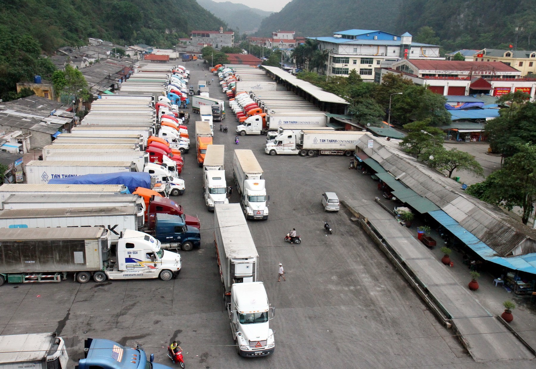Nóng: Trung Quốc khôi phục thông quan tại các cửa khẩu ở Quảng Ninh sau gần 20 ngày tạm dừng - Ảnh 3.
