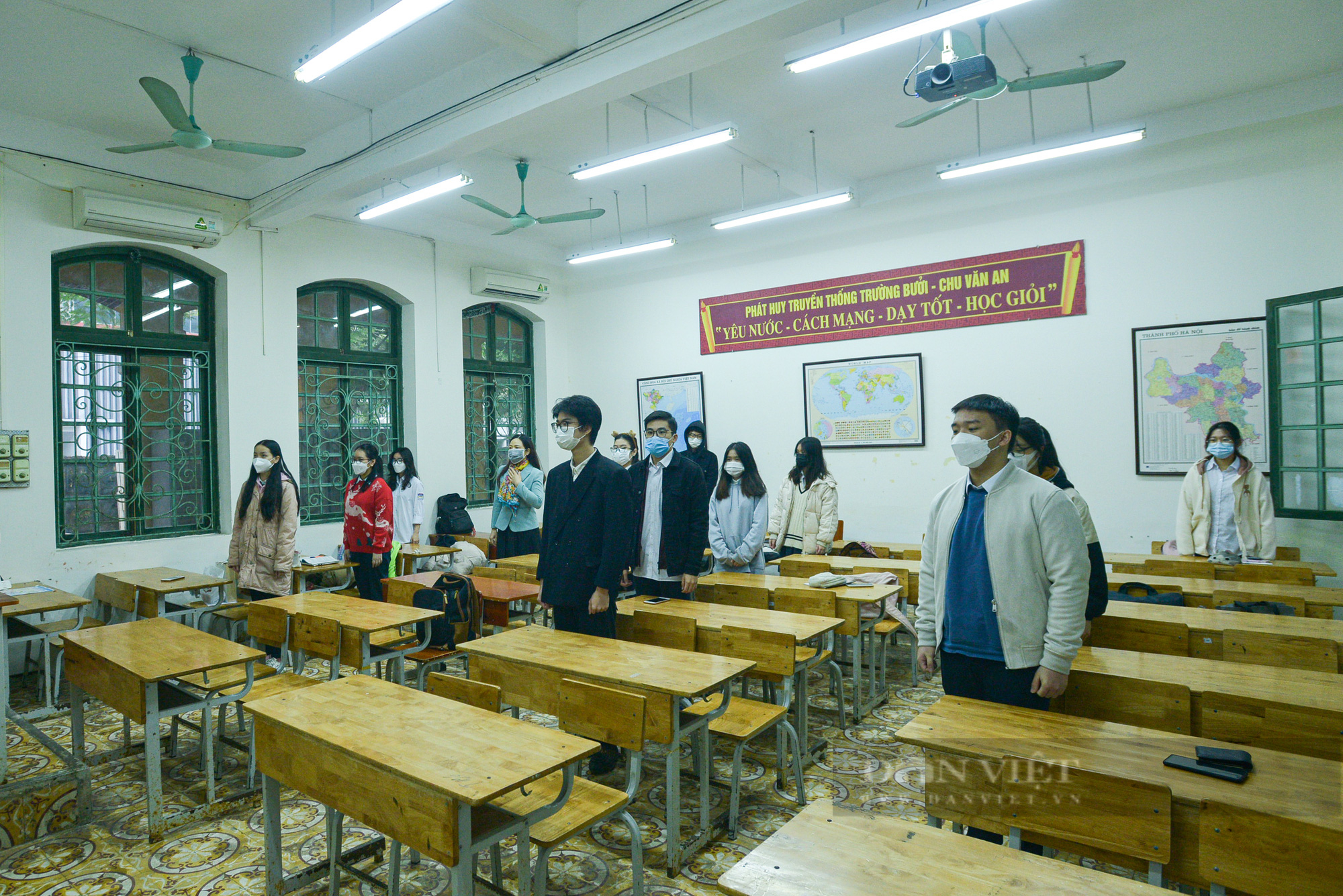 Hình ảnh học sinh 3 quận, huyện Hà Nội đi học trở lại: Có lớp chỉ có 3 học sinh - Ảnh 5.