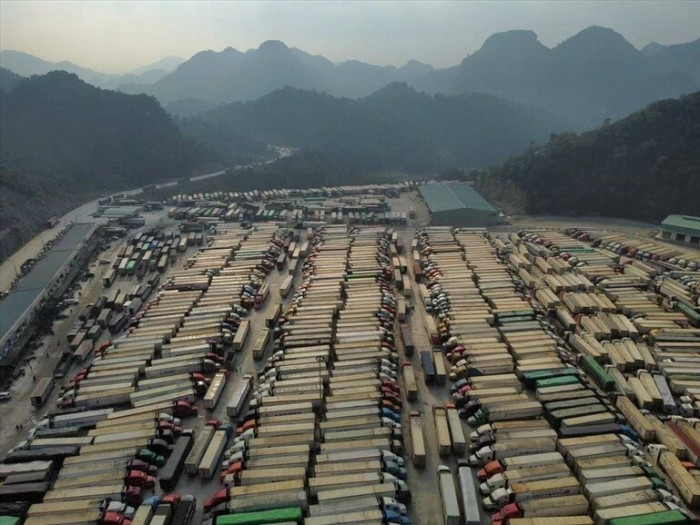 Nóng: Trung Quốc thông quan nhiều cửa khẩu, lối mở để giải cứu nông sản - Ảnh 1.