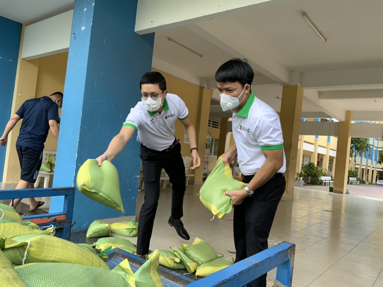  Ba ki lô gam gạo và phương châm: Yêu thương là sẻ chia - Ảnh 3.