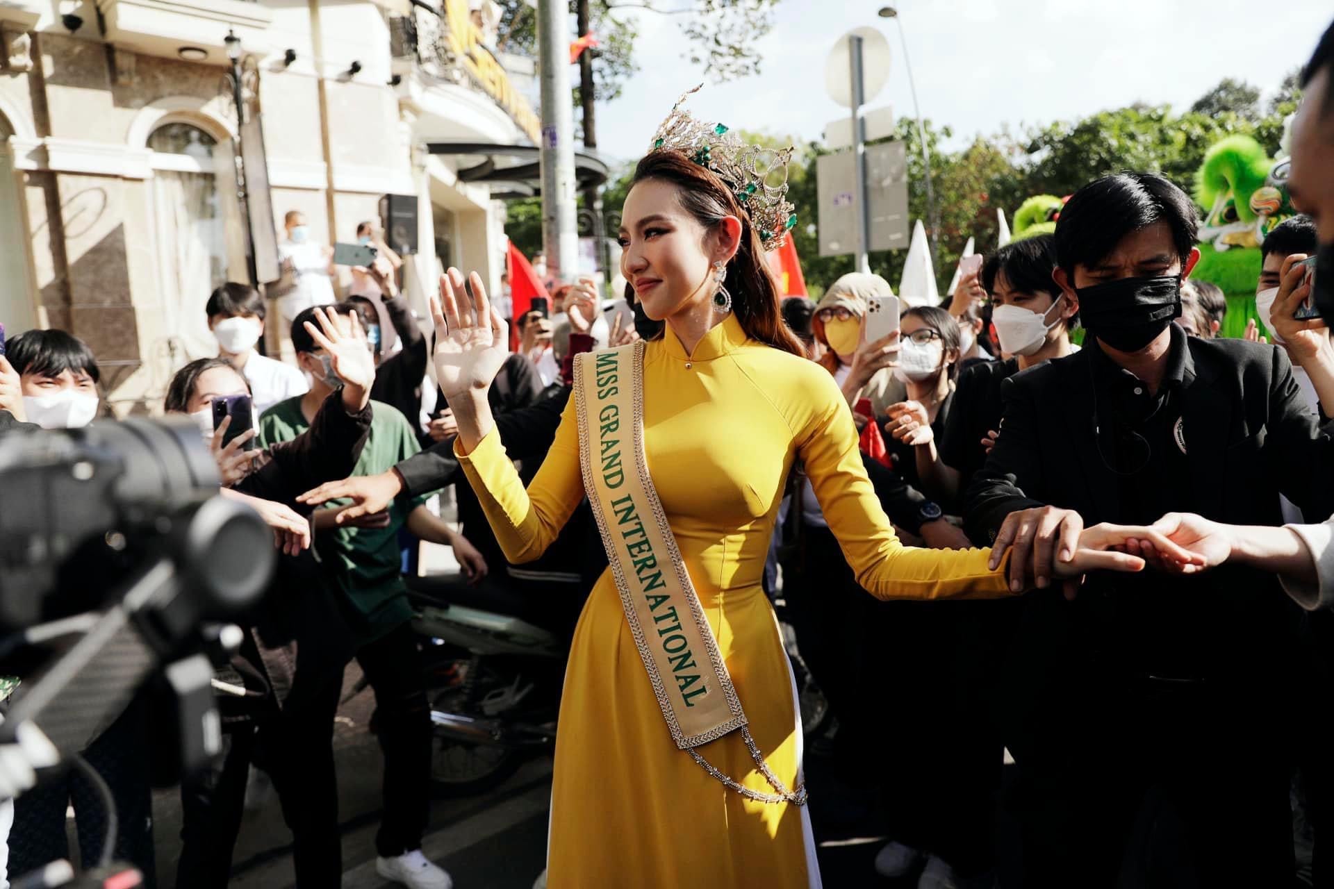 Hoa hậu Nguyễn Thúc Thùy Tiên: Tôi sẽ “phủ sóng” truyền hình xuyên Tết Nguyên đán 2022 - Ảnh 2.