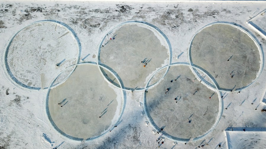 Trung Quốc: Du lịch băng tuyết “bùng nổ” trước thềm Olympic Bắc Kinh - Ảnh 2.