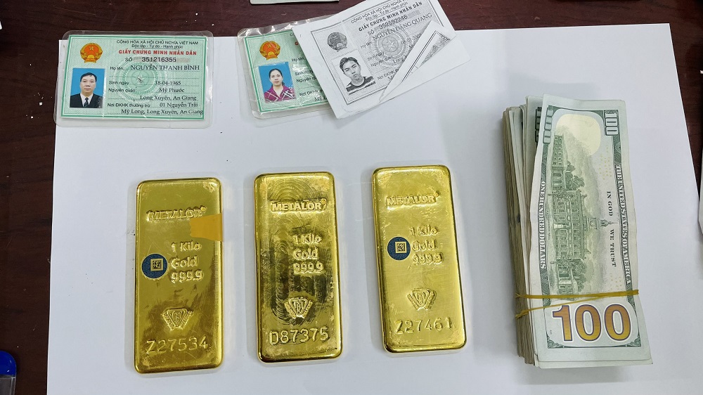 Giám đốc Công an An Giang trực tiếp chỉ đạo bắt quả tang vụ mua bán vàng nhập lậu hàng chục tỉ đồng - Ảnh 3.