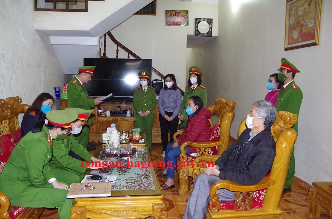 Bắt tạm giam 2 nguyên cán bộ Ban Nội chính Tỉnh ủy Hà Giang - Ảnh 1.