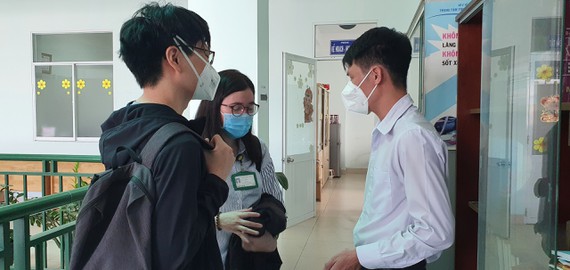 311 sinh viên y khoa thực tập tại các trạm y tế lưu động - Ảnh 1.