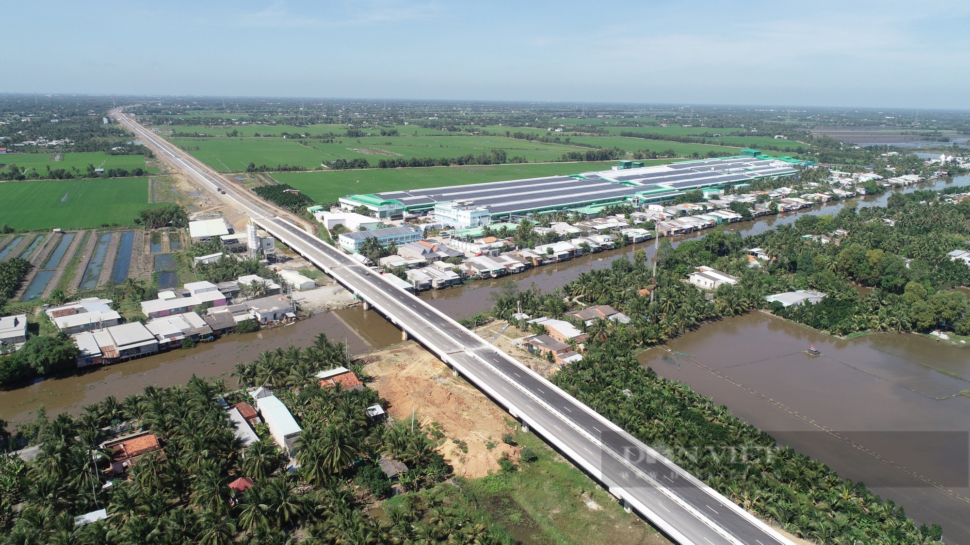 Cao tốc Trung Lương - Mỹ Thuận... mới toanh, Tết Nhâm Dần về miền Tây không sợ kẹt xe - Ảnh 1.