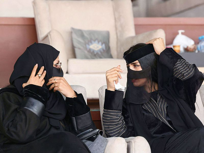 Arab Saudi: Sự cố &quot;chỉnh sửa nhan sắc&quot; trong cuộc thi Hoa hậu lạc đà  - Ảnh 4.
