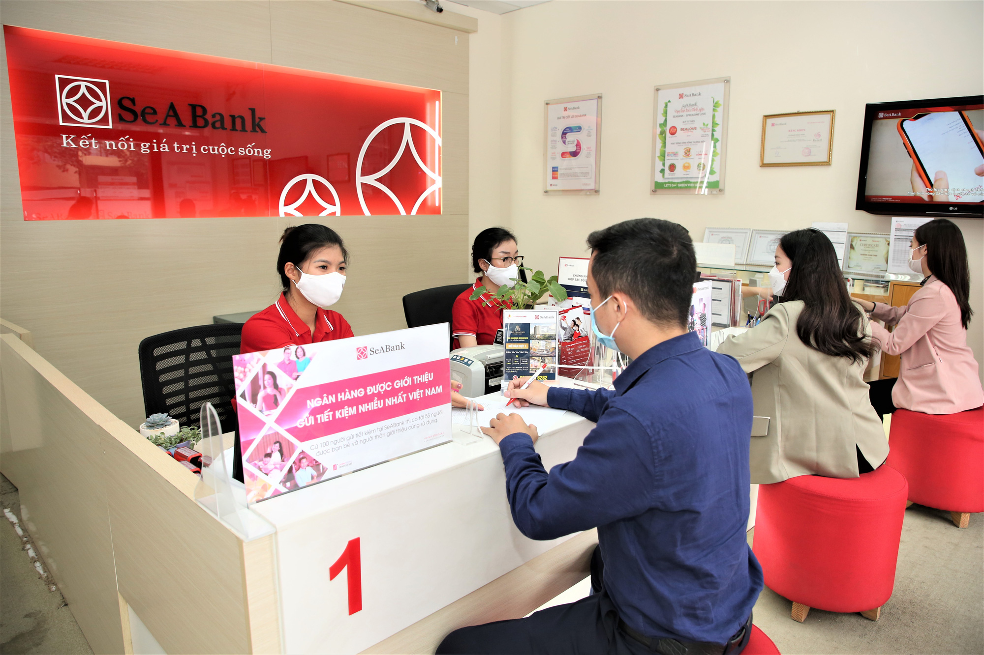 SeABank chào bán hơn 181,3 triệu cổ phiếu cho cổ đông hiện hữu - Ảnh 1.