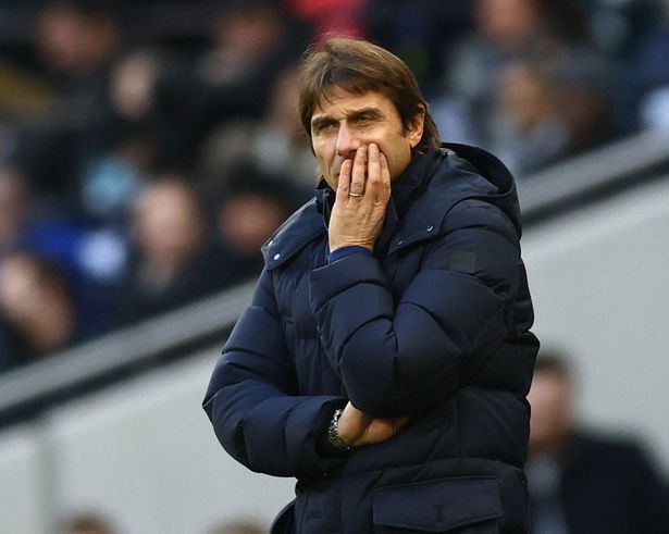 Conte thở dài than vãn, Tottenham lo sốt vó - Ảnh 1.