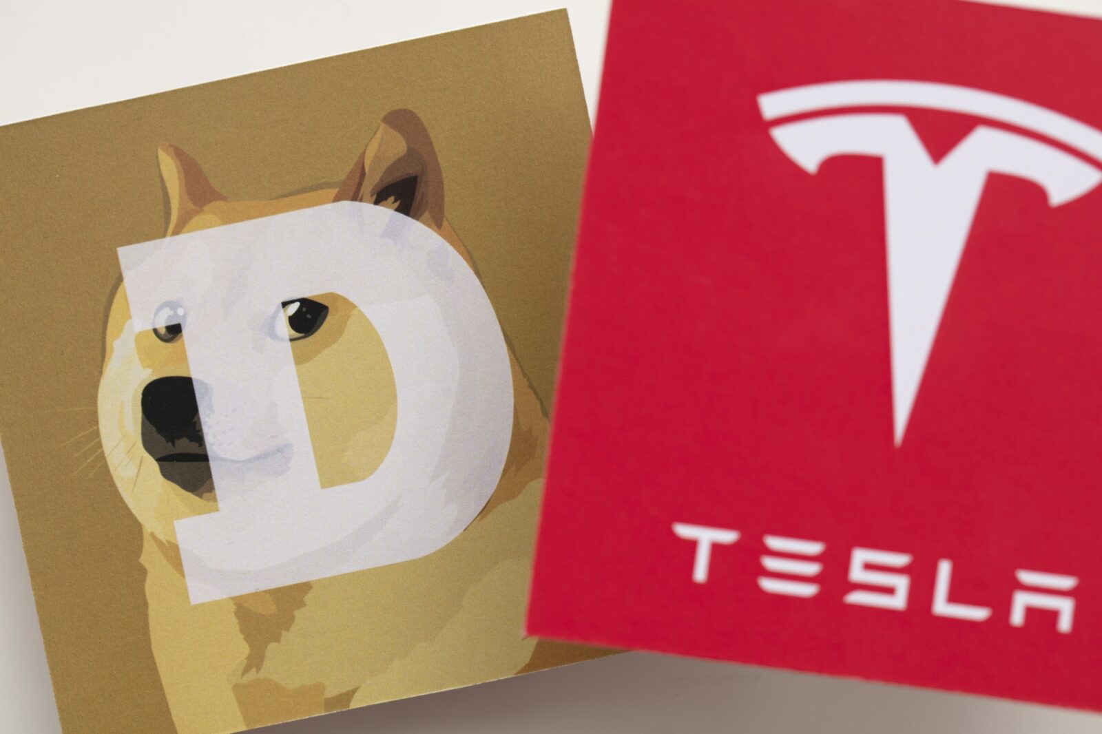 Tesla Inc sẽ chấp nhận dogecoin tiền điện tử dựa trên meme làm khoản thanh toán cho hàng hóa kinh doanh của mình. Ảnh: @AFP.