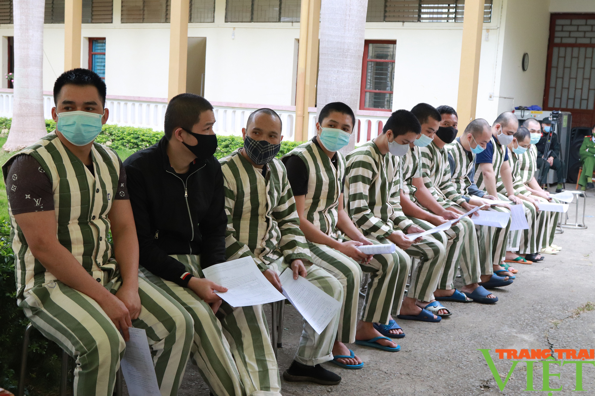 Tiêm vaccine phòng Covid-19 cho các can, phạm nhân tại trại tạm giam Công an tỉnh Sơn La   - Ảnh 1.