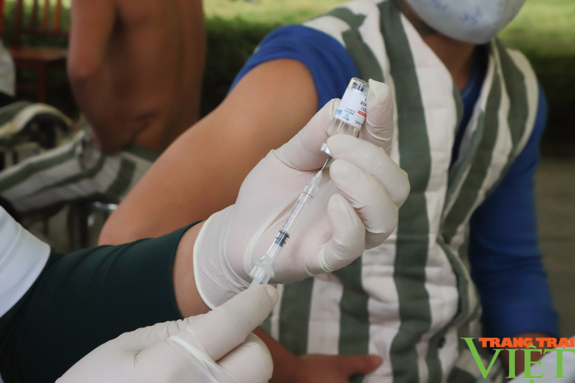 Tiêm vaccine phòng Covid-19 cho các can, phạm nhân tại trại tạm giam Công an tỉnh Sơn La   - Ảnh 6.