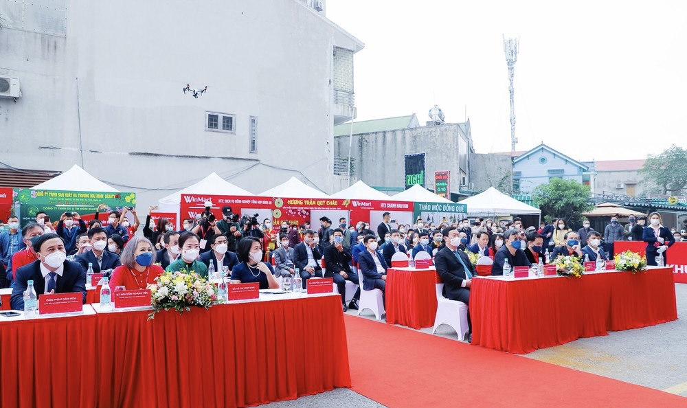 Siêu thị WinMart ở Nghệ An thúc đẩy xúc tiến thương mại cam Vinh, liên kết nhà sản xuất với nông dân - Ảnh 5.