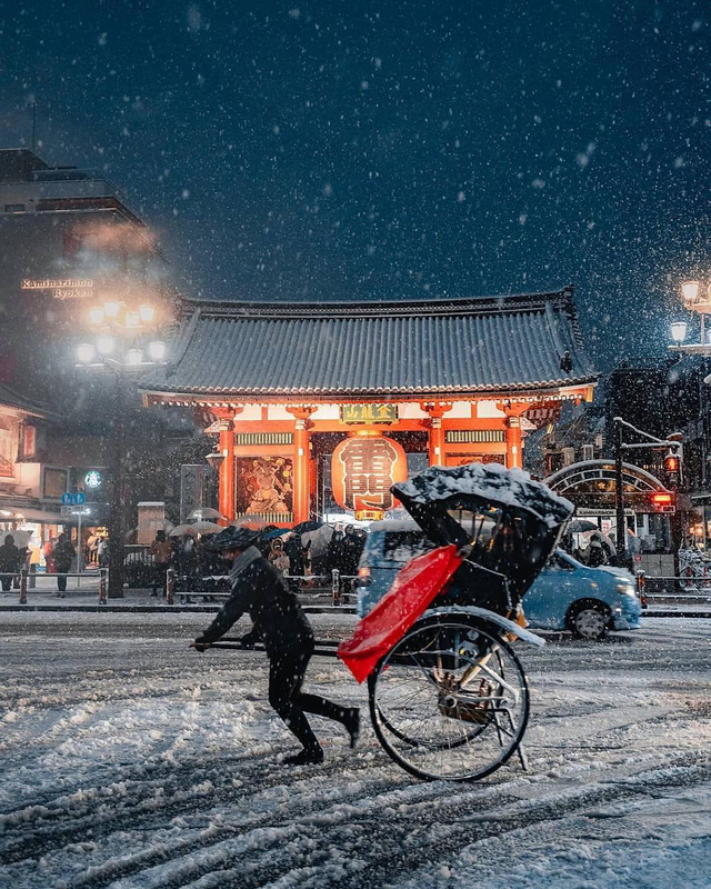 Tokyo đẹp huyền ảo khi tuyết rơi dày những ngày đầu năm - Ảnh 6.