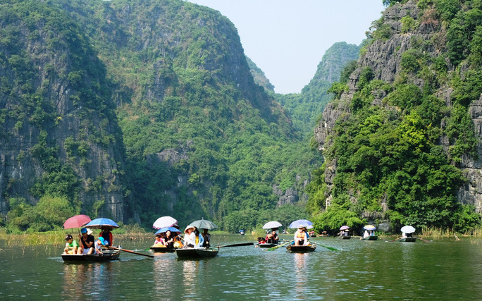 Ninh Bình: Khu du lịch sinh thái Tràng An bán vé trở lại
