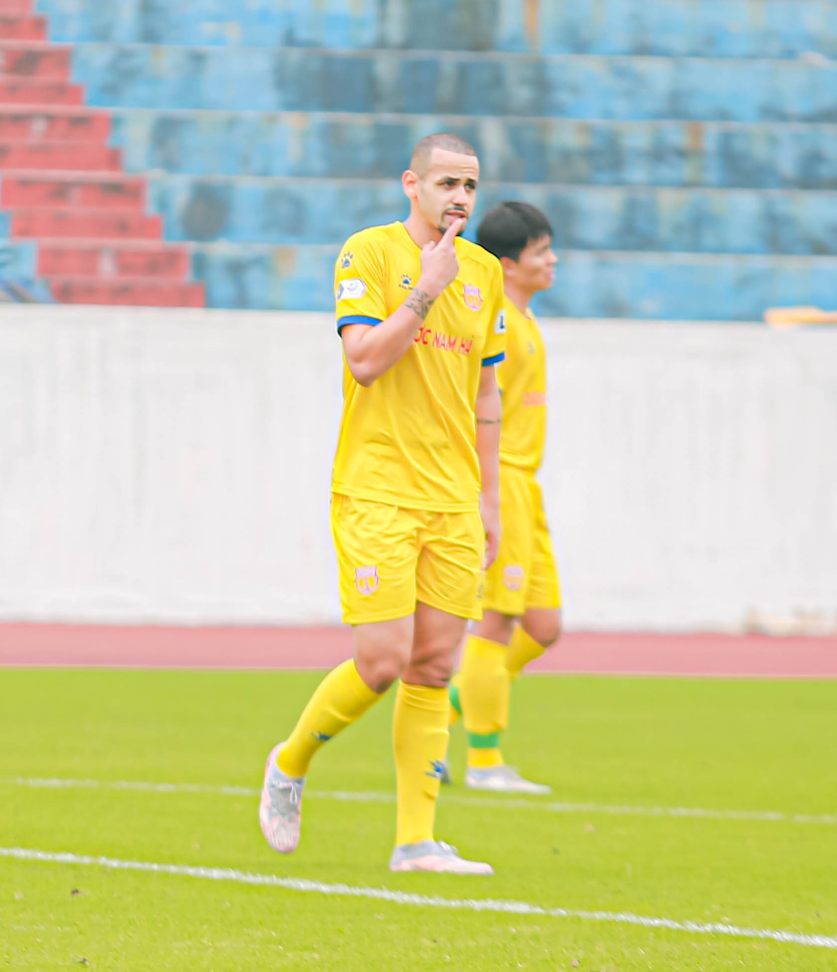 Sở hữu 3 tây 1 nhập tịch, CLB Nam Định quyết tâm tiến xa tại V.League 2022 - Ảnh 2.