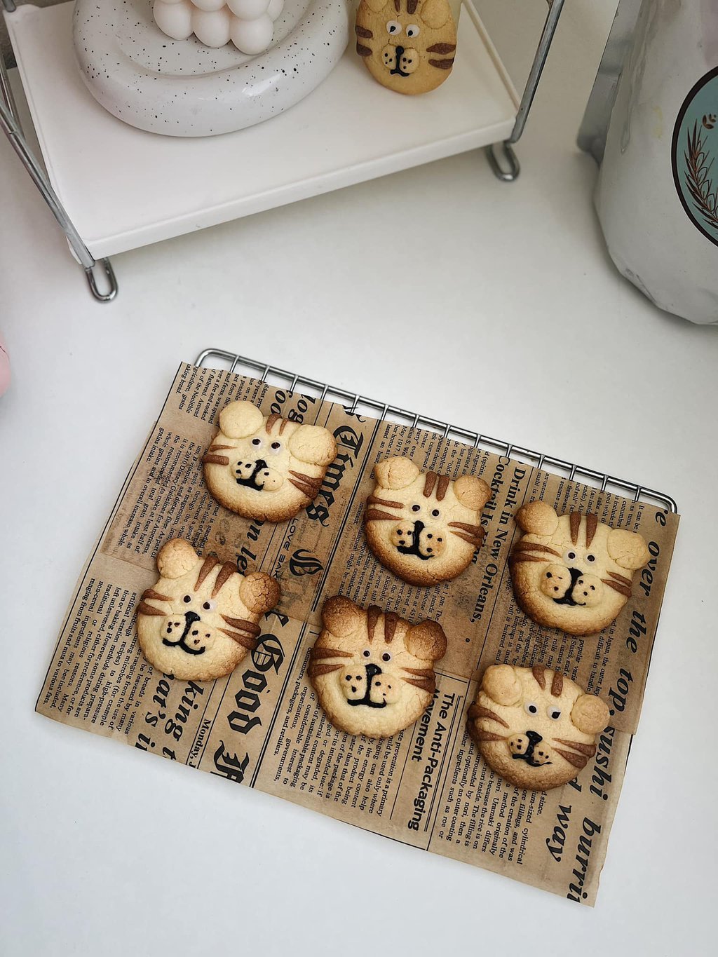 Tự làm bánh cookie tiểu hổ đón Tết - Ảnh 1.