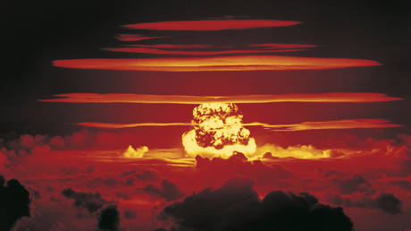 Cảnh báo nóng: Trừng phạt Nga chả khác nào nổ bom nguyên tử - Ảnh 1.