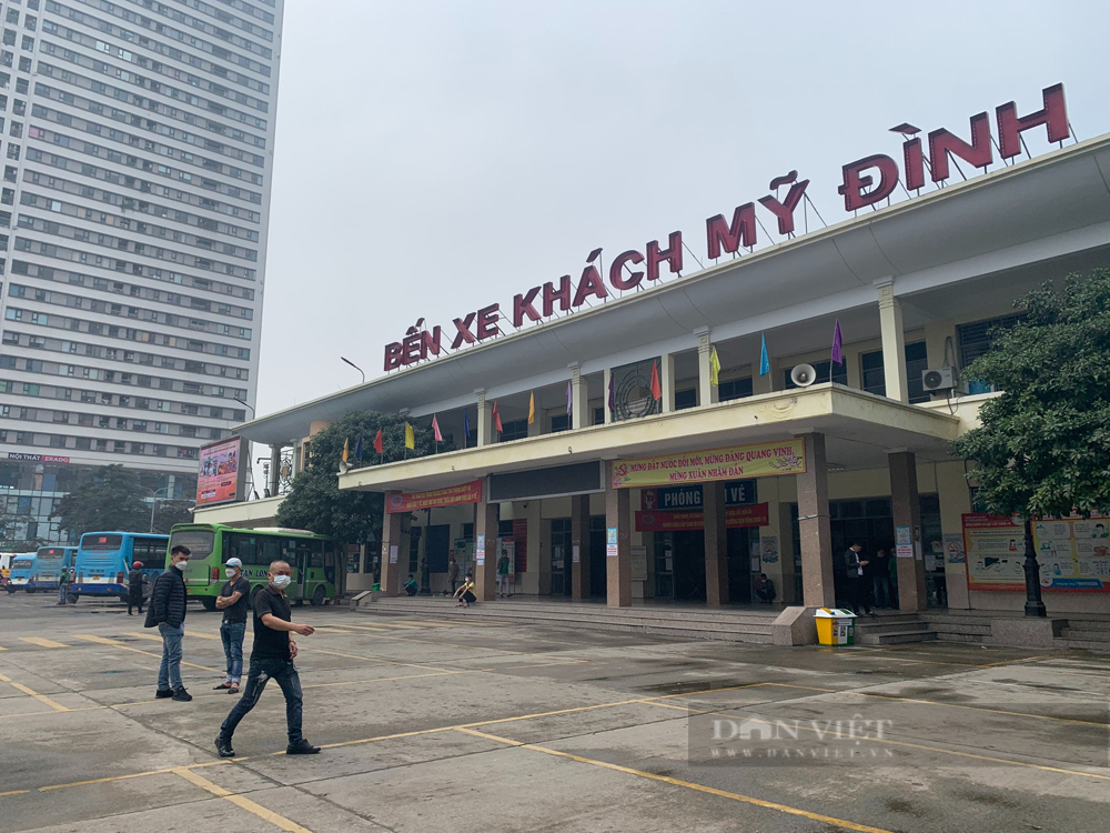 Về quê ăn Tết: Nhà xe ở Hà Nội ngán ngẩm vì ế khách, nhiều xe xuất bến chỉ 2-3 người  - Ảnh 1.