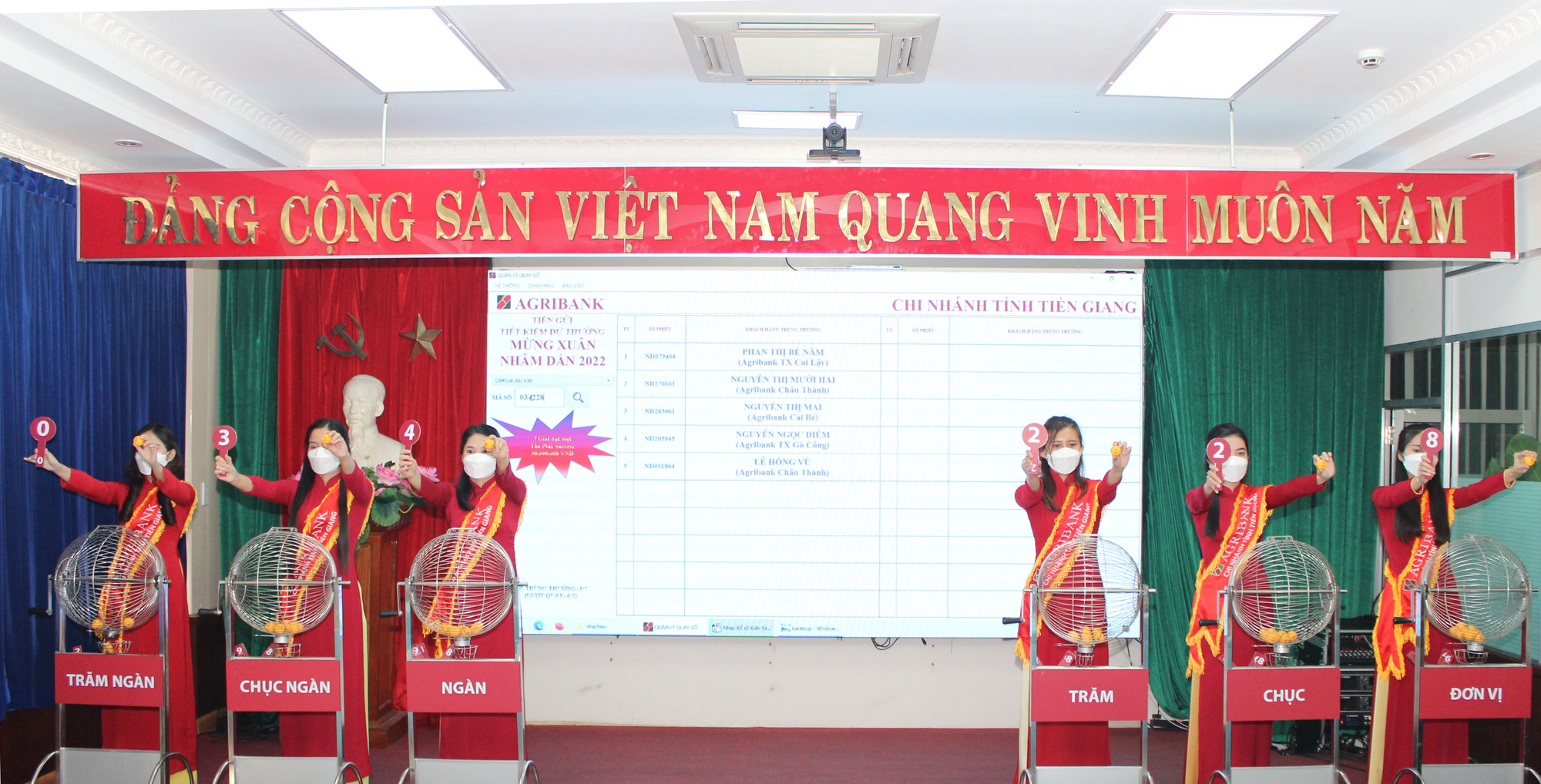997 khách hàng Agribank Tiền Giang trúng thưởng gần 1,4 tỷ đồng   - Ảnh 2.