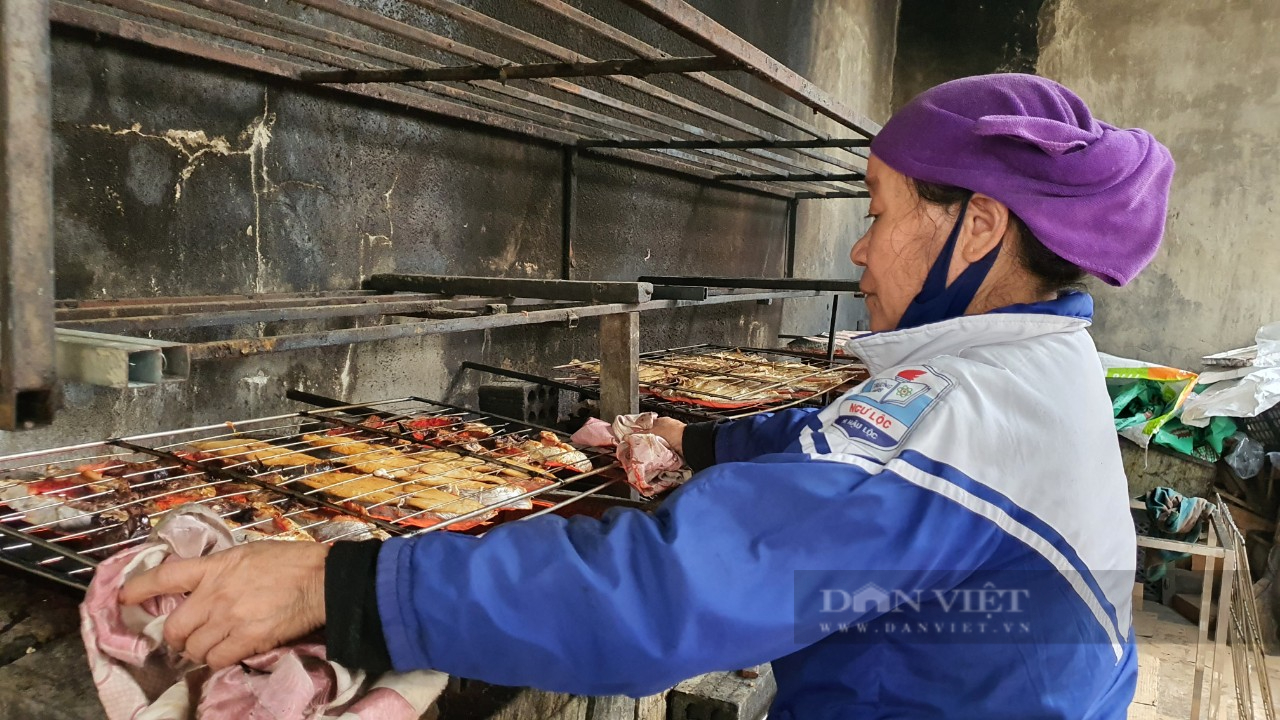 Thanh Hóa: Thơm ngon cá nướng than hoa ở vùng biển Hậu Lộc, ai ăn một lần đều nhớ - Ảnh 4.