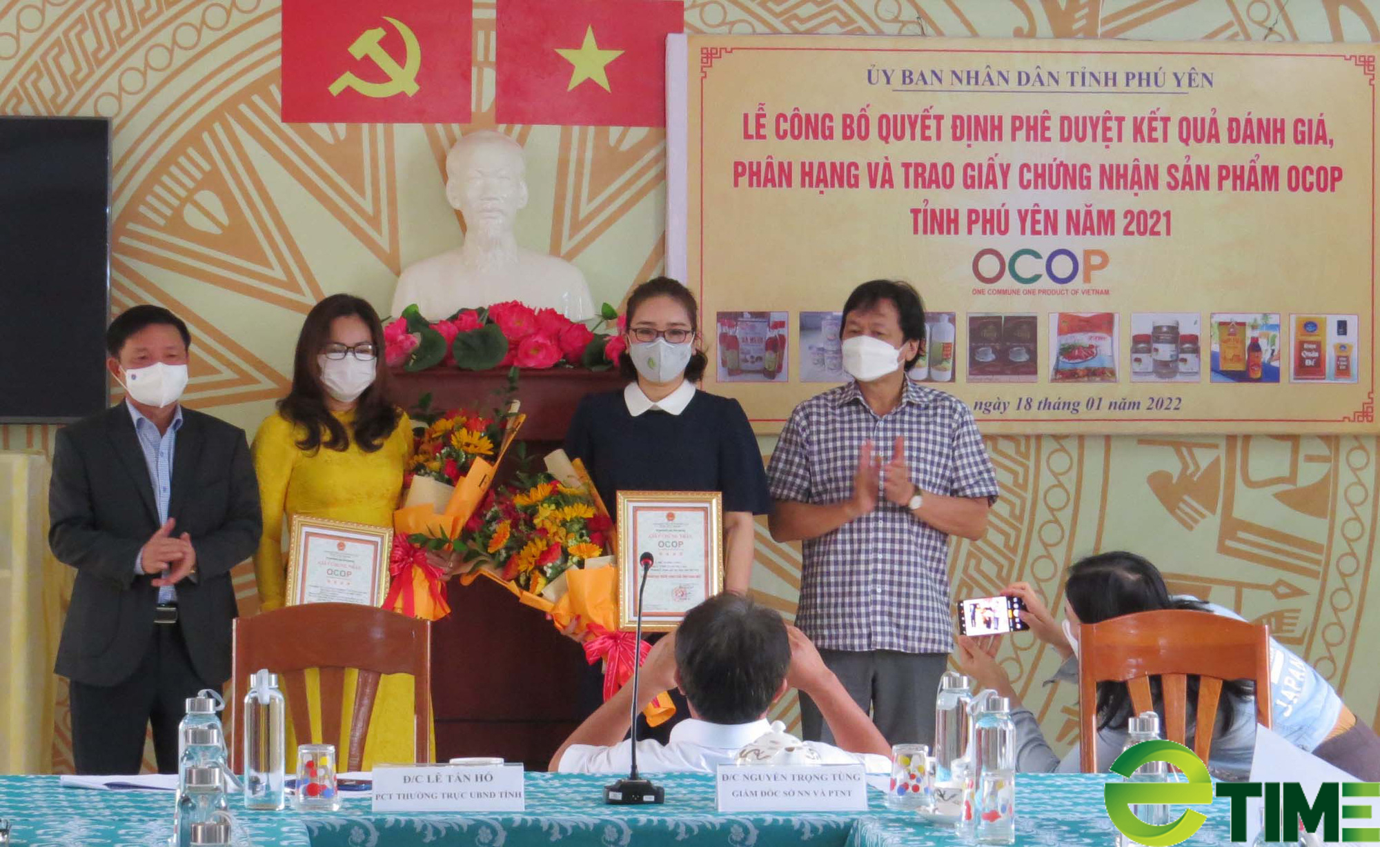 Trao chứng nhận 9 sản phẩm OCOP tỉnh Phú Yên năm 2021 - Ảnh 1.
