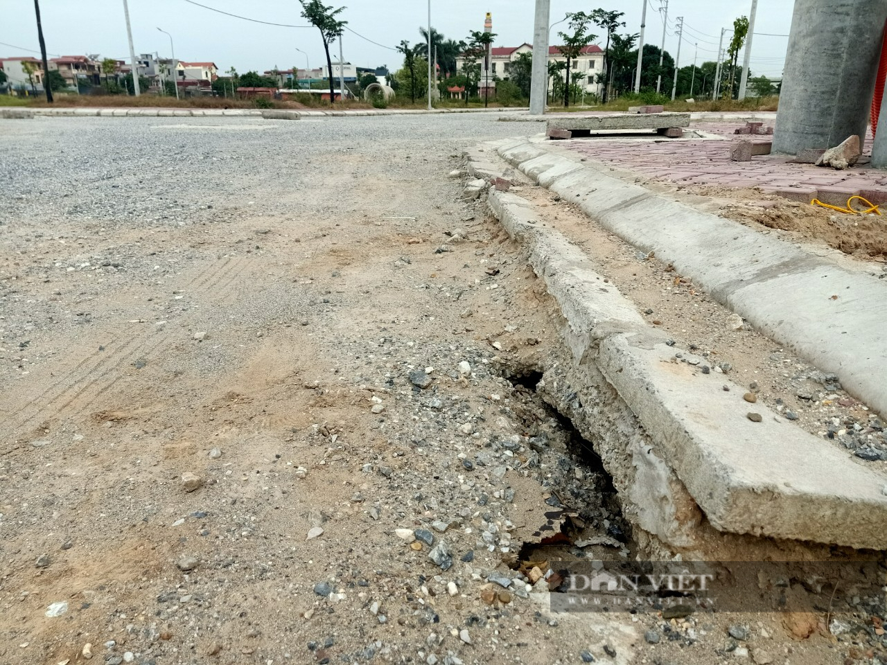 Hải Dương: Công trình khu dân cư gần trăm tỷ chưa nghiệm thu, bê tông đã bong bở, vỡ nát - Ảnh 2.