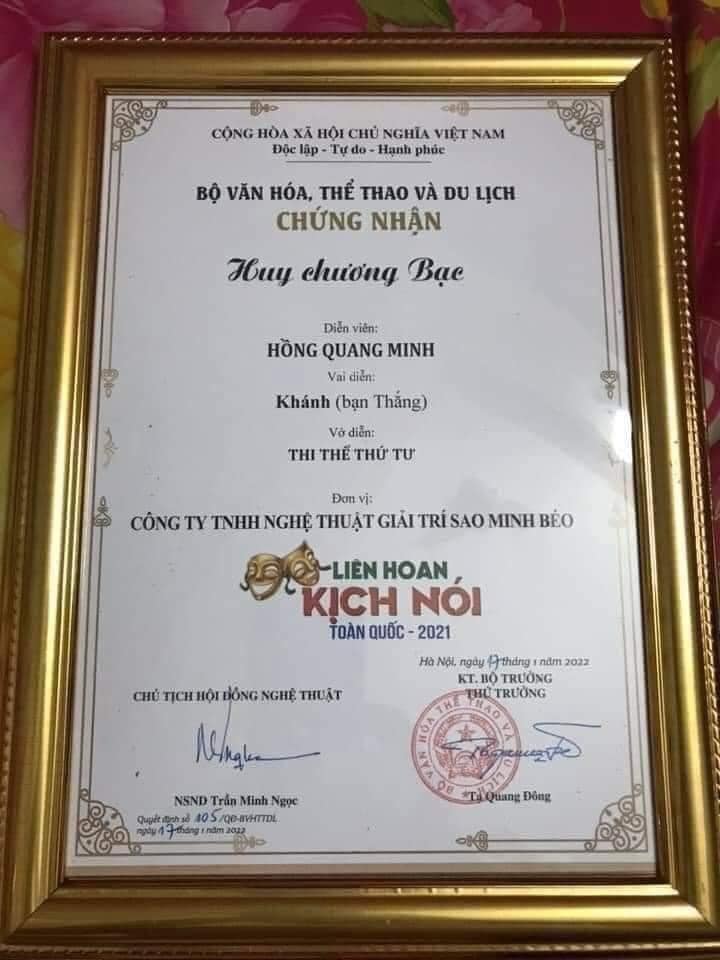 Trao huy chương bạc cho Minh Béo, BTC Liên hoan Kịch nói bị phản ứng dữ dội - Ảnh 2.