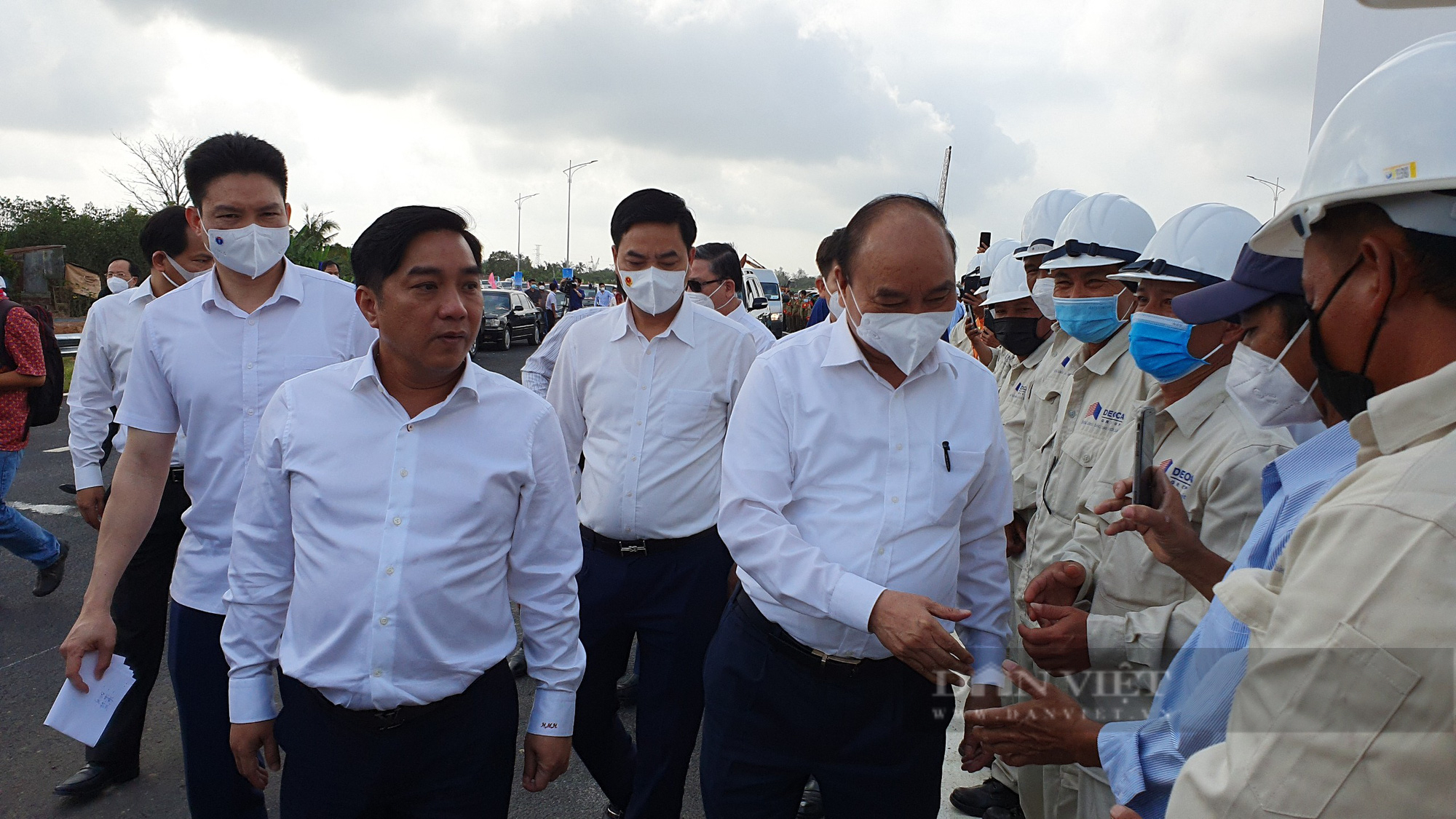 Chủ tịch nước Nguyễn Xuân Phúc: Cao tốc Trung Lương - Mỹ Thuận phải đẩy nhanh tiến độ khai thông toàn tuyến đến Cần Thơ - Ảnh 7.