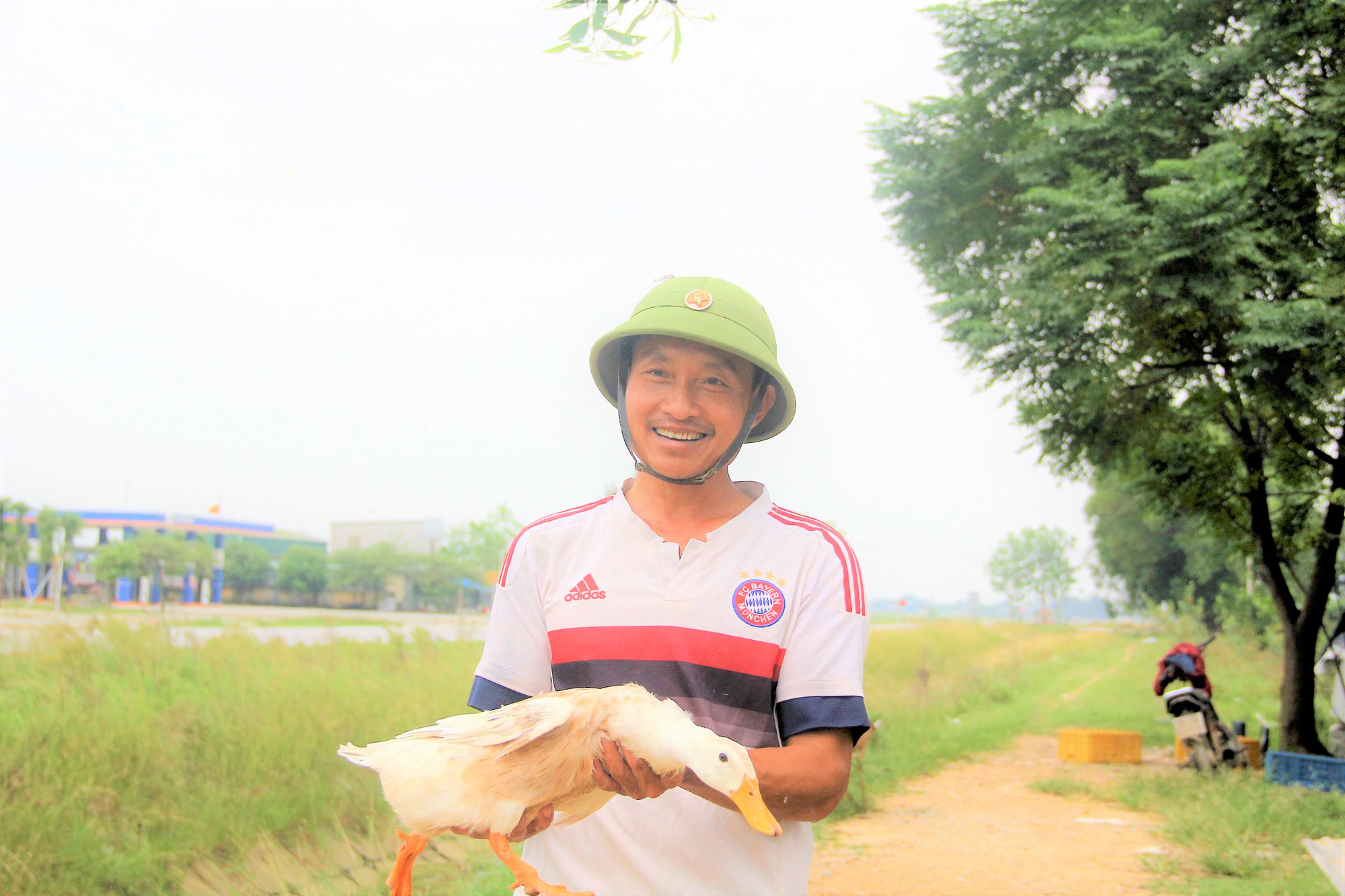 Hà Tĩnh: Cuộc đời như bộ phim dài tập, từ tù nhân trở thành chủ trang trại nuôi vịt tiền tỷ - Ảnh 5.