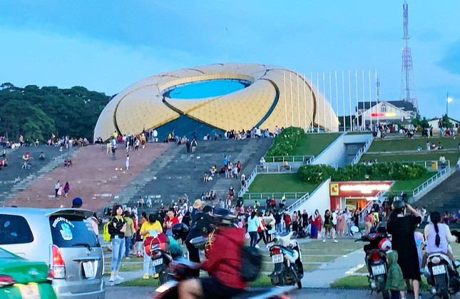 Hơn 70 ngàn du khách đến Đà Lạt dịp Tết Dương lịch - Ảnh 2.