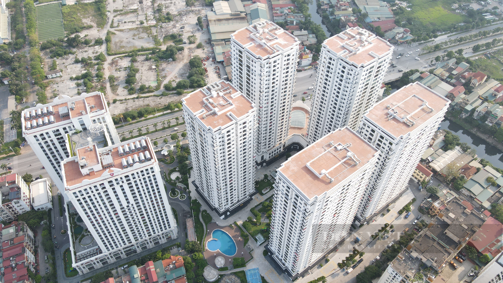 Chuyên gia tiết lộ lý do giá bất động sản “đã lên thì khó xuống”, và đường đi của lãi suất năm 2022 - Ảnh 3.
