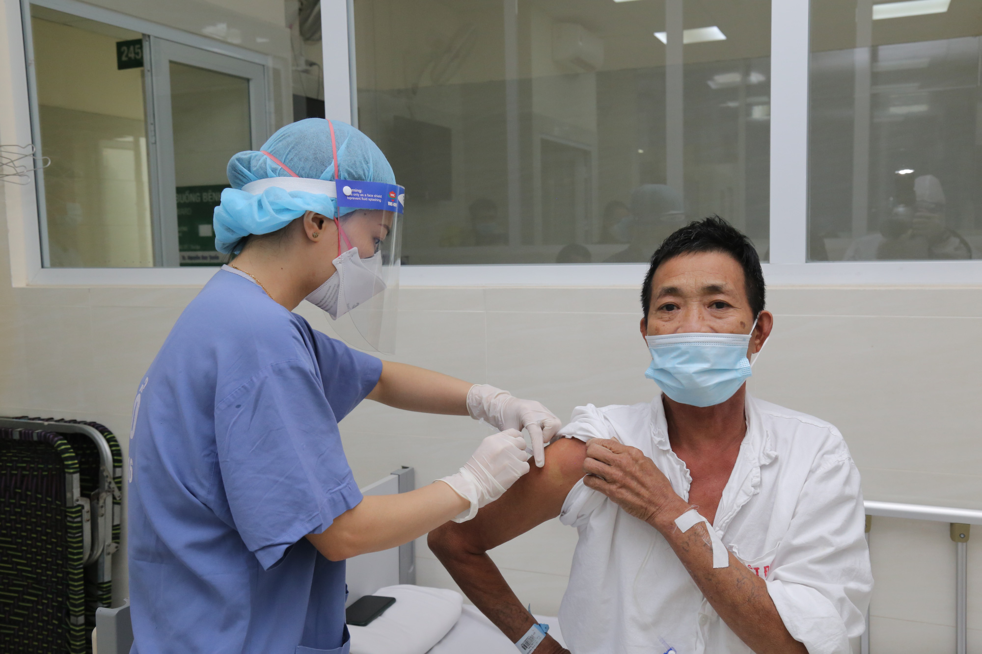 Y tế Việt Nam 2021: Thành công ấn tượng với Chiến dịch tiêm vaccine Covid-19 - Ảnh 2.